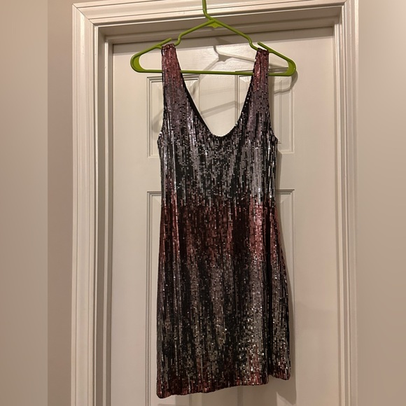 Dresses & Skirts - Sequence dress silver and pinkish
